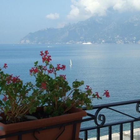ساليرنو B&B Fronte Del Mare المظهر الخارجي الصورة