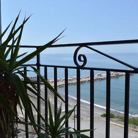 ساليرنو B&B Fronte Del Mare المظهر الخارجي الصورة