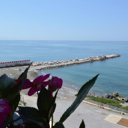 ساليرنو B&B Fronte Del Mare المظهر الخارجي الصورة