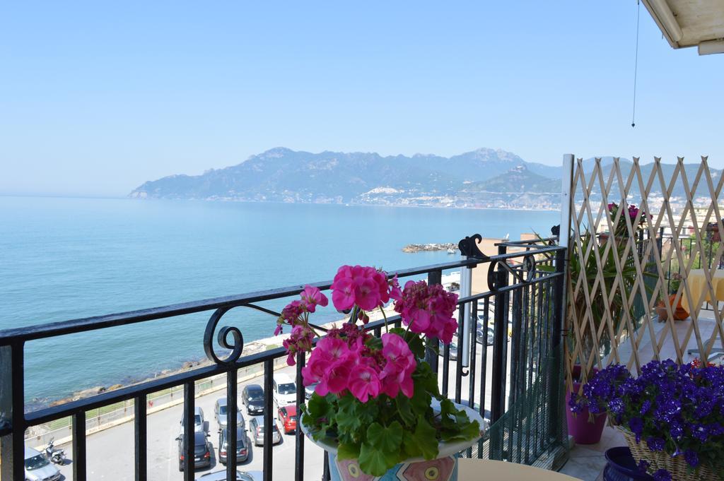ساليرنو B&B Fronte Del Mare المظهر الخارجي الصورة