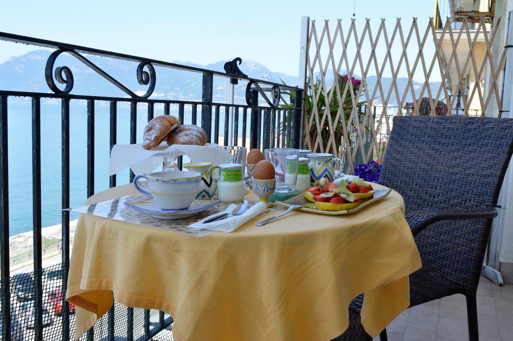 ساليرنو B&B Fronte Del Mare المظهر الخارجي الصورة