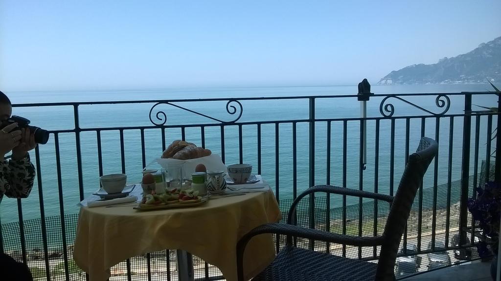 ساليرنو B&B Fronte Del Mare المظهر الخارجي الصورة